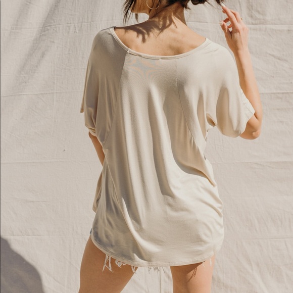 Beige Basic Top / size medium - Picture 5 of 5